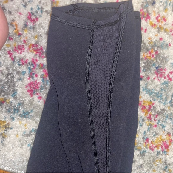 Lululemon Fresh in Mesh Crop Black Leggings (19”) - Picture 5 of 6